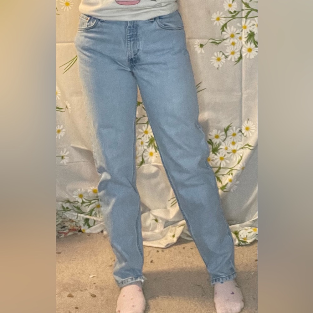 Vintage 90s Levi’s 550 super light wash high waisted mom jeans - Picture 2 of 10